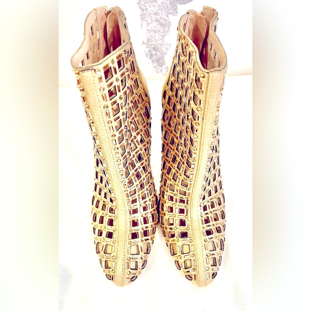NWOT GUESS RANDIR RHINESTONE EMBELLISHED STILETTO ANKLE BOOTIES CAGED - Picture 4 of 9